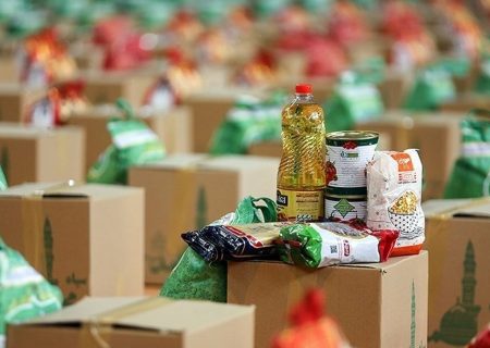 توزیع بسته های معیشتی بین خانواده های نیازمند دورود