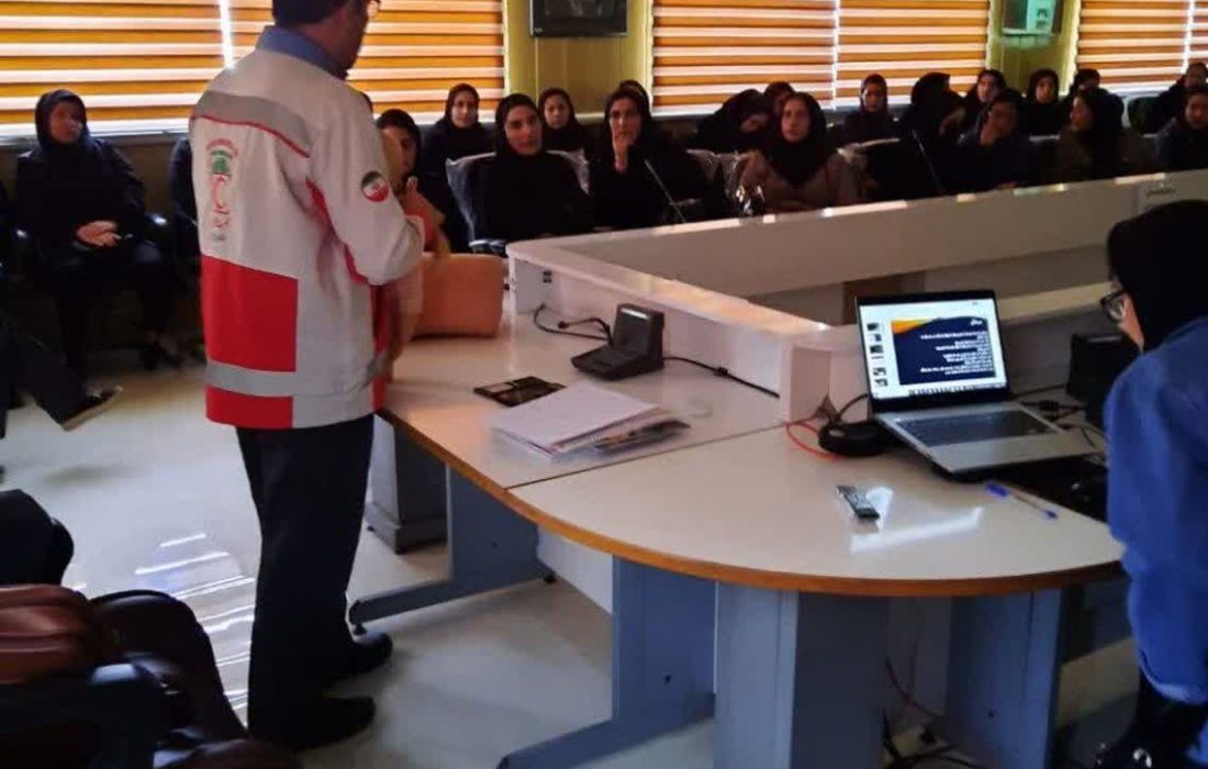 کارگاه توانمندسازی مربیان بهداشت و ایمنی مهدهای کودک شهرستان دورود