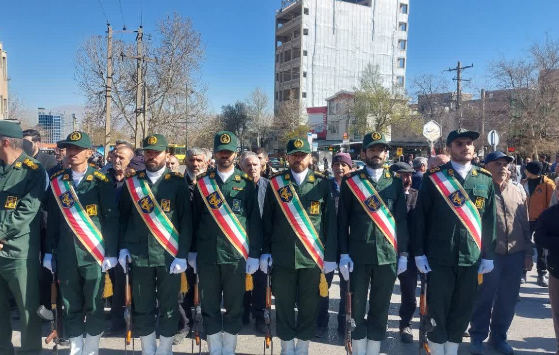 تشییع باشکوه پیکر شهید محمدرضا پاپی در دورود