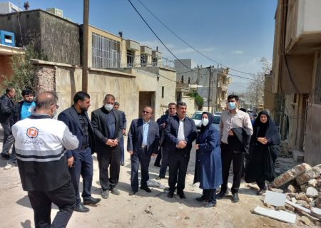دبیر شورای مشاورین وزرا در امور ایثارگران با خانواده شهدای جنگ رمضان در دورود دیدار کرد
