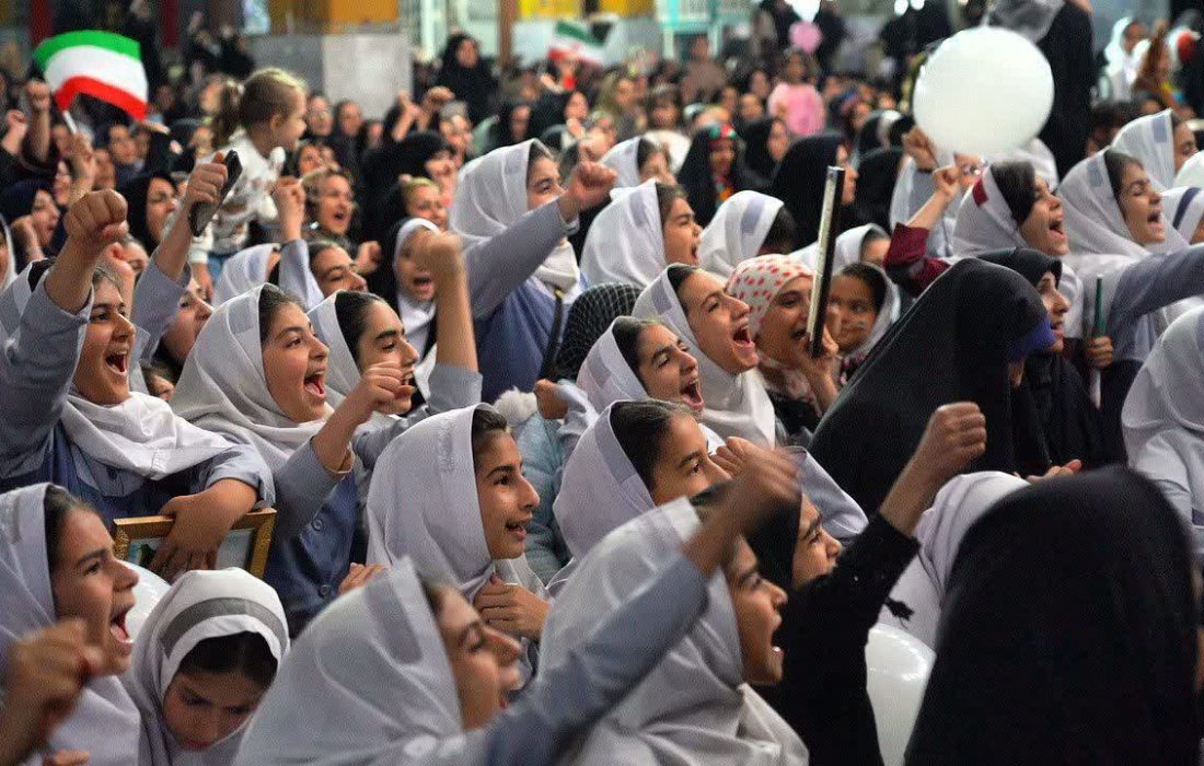 طنین عفت و پایداری در مصلای دورود