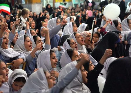 طنین عفت و پایداری در مصلای دورود