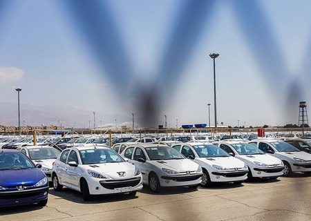 کاهش قیمت خودرو روی کاغذ؛ بازار هنوز آرام نشده است