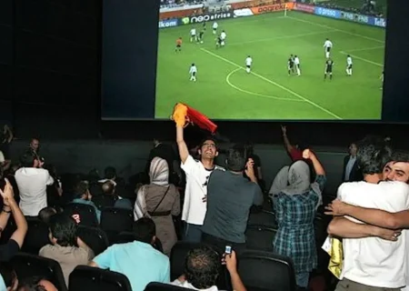  مسابقات جام جهانی فوتبال در سینماها پخش می‌شوند؟
