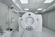 خیردورودی یک دستگاه پیشرفته MRI به مردم دورود اهداء نمود