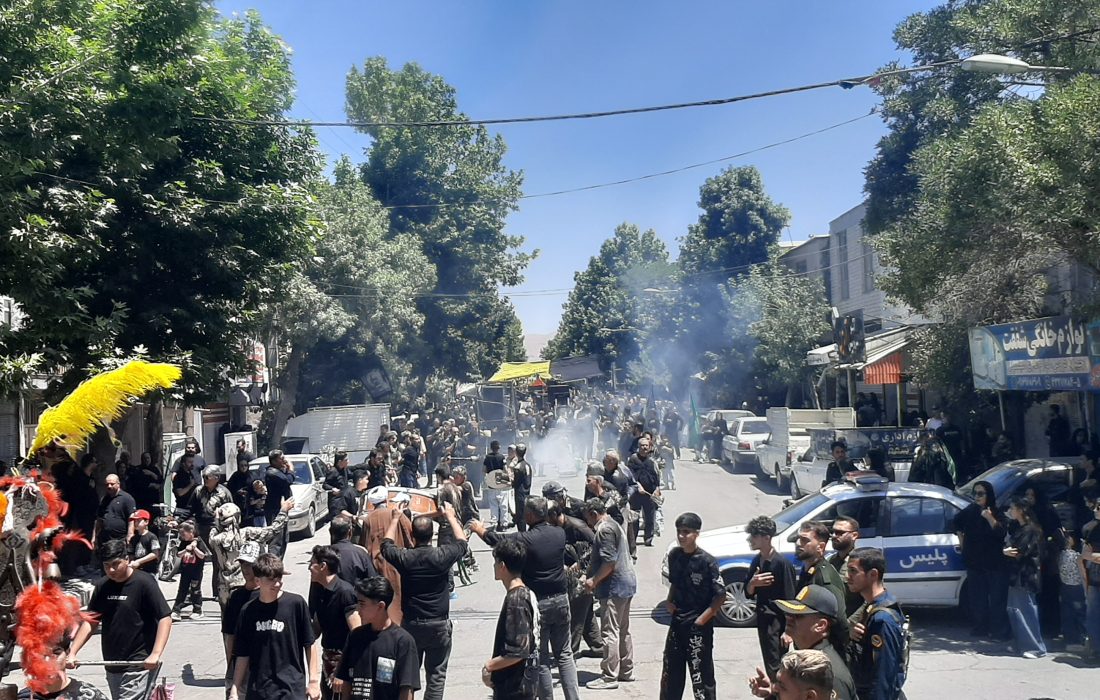 شکوه عزاداری روز عاشورا در دورود