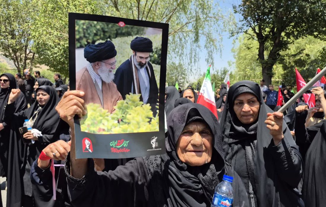 برگزاری باشکوه مراسم گرامیداشت مقام معظم رهبری در دورود