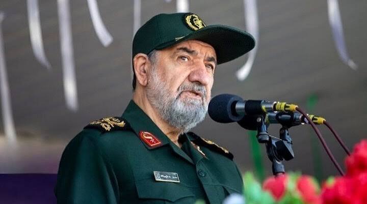 سرلشکر رضایی: تنگه هرمز را حفظ می‌کنیم/ انتقام مسئله اصلی ایران است