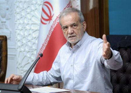 پزشکیان: اگر خودمان خود را تحریم نکنیم، دشمن نمی‌تواند ما را حذف کند