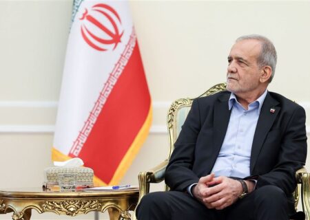 پزشکیان: دیپلماسی منطقه‌ای باید به ابزار مدیریت بحران تبدیل شود